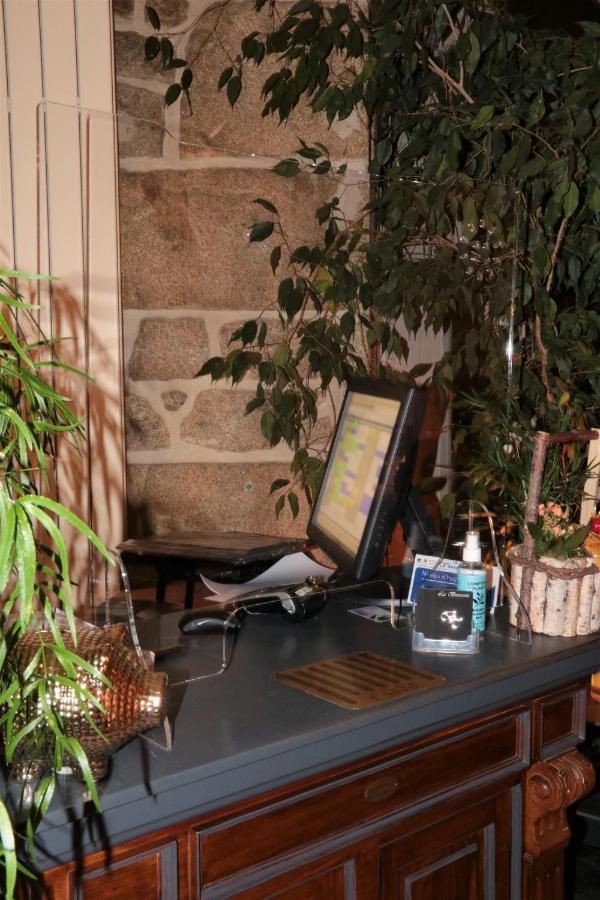 Logis Hotel Restaurant La Brasserie Treignac Εξωτερικό φωτογραφία