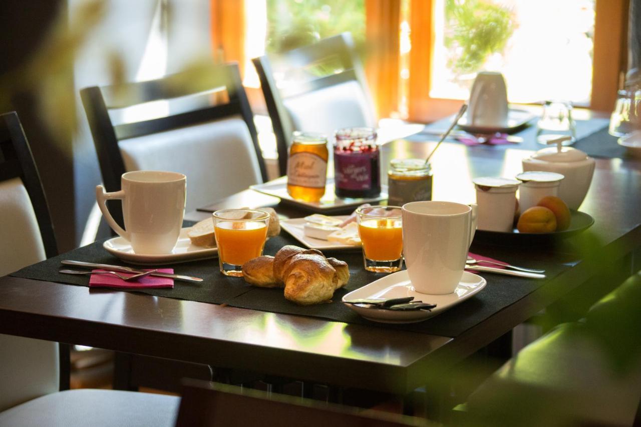 Logis Hotel Restaurant La Brasserie Treignac Εξωτερικό φωτογραφία