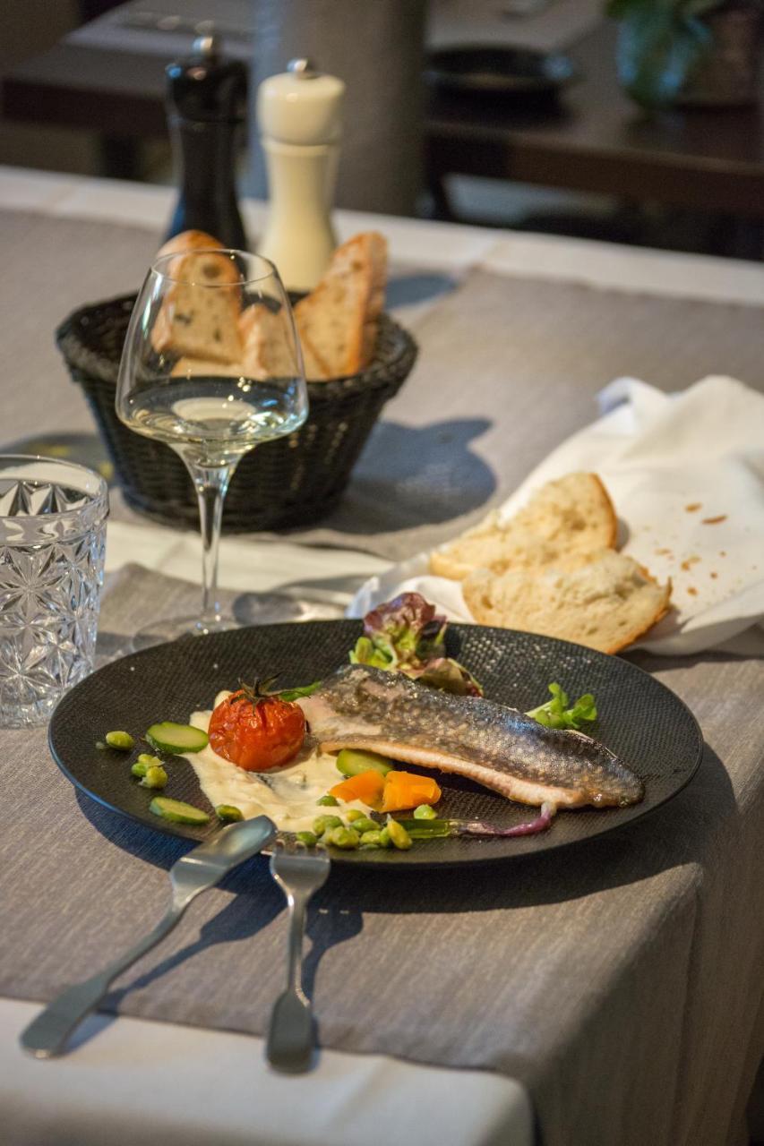 Logis Hotel Restaurant La Brasserie Treignac Εξωτερικό φωτογραφία